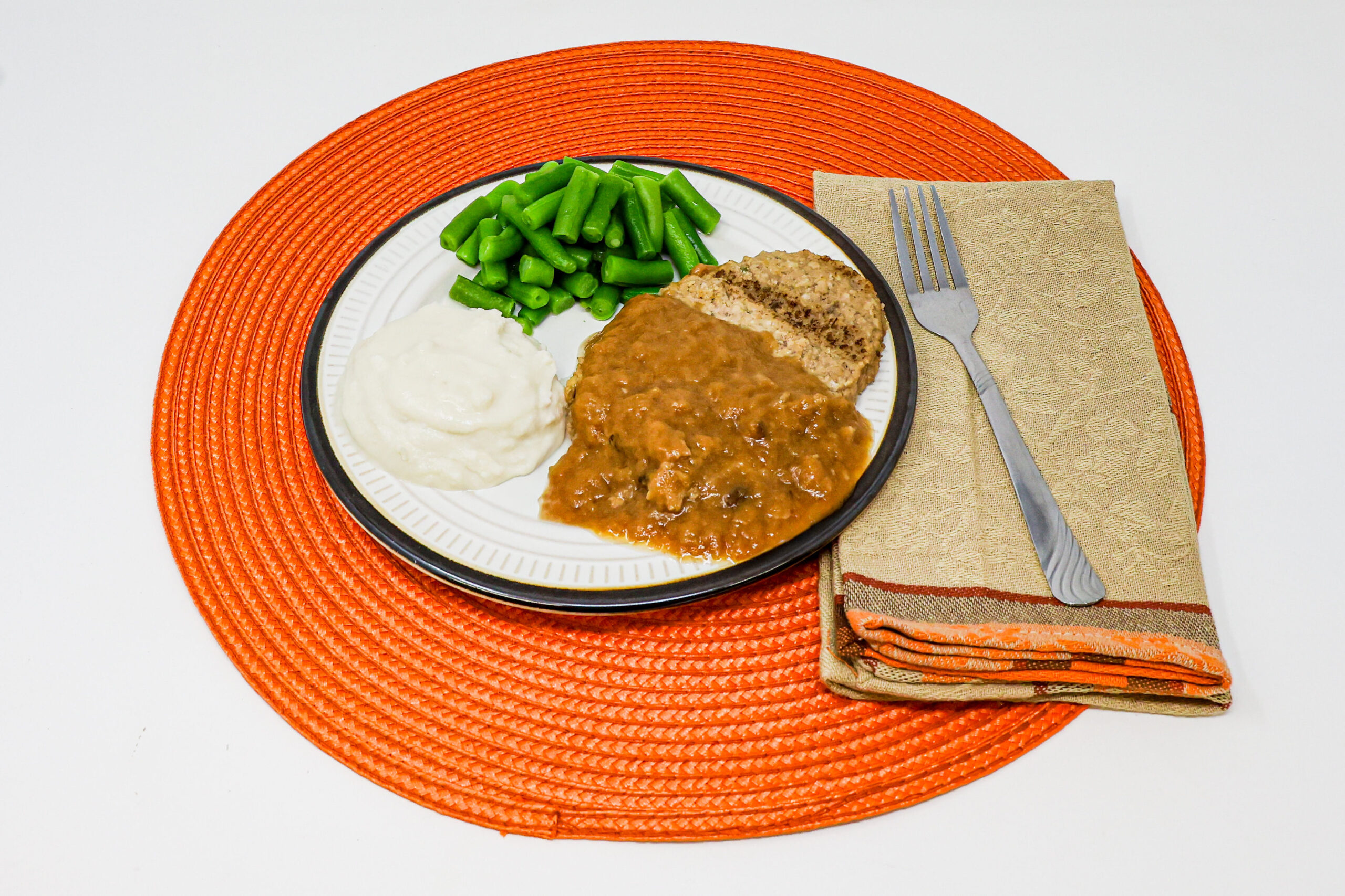 #08 - Mushroom Gravy on Beef Patty, Mashed Potatoes, Green Beans