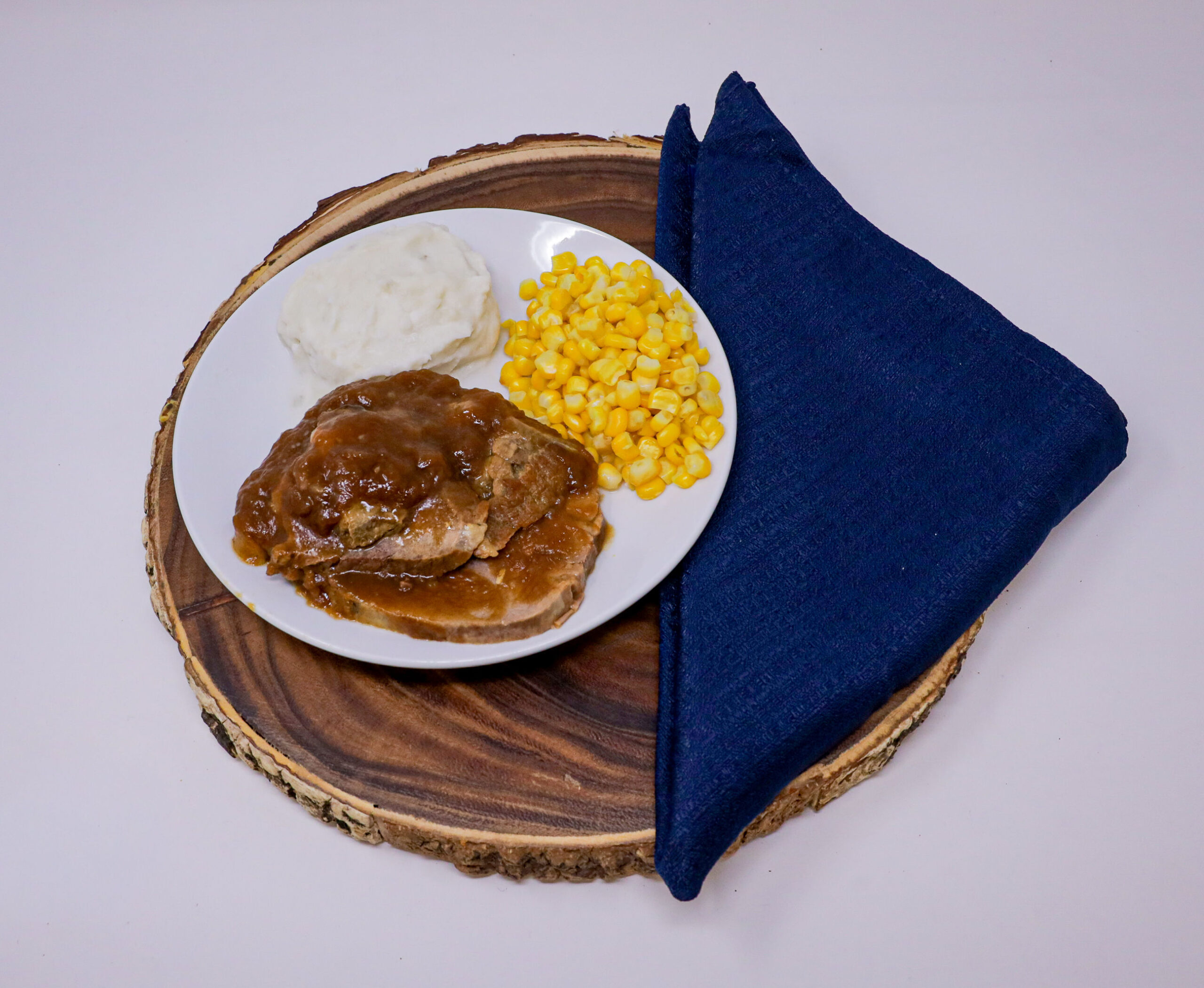 #01 - Roast Beef with Brown Gravy, Mashed Potatoes, Corn