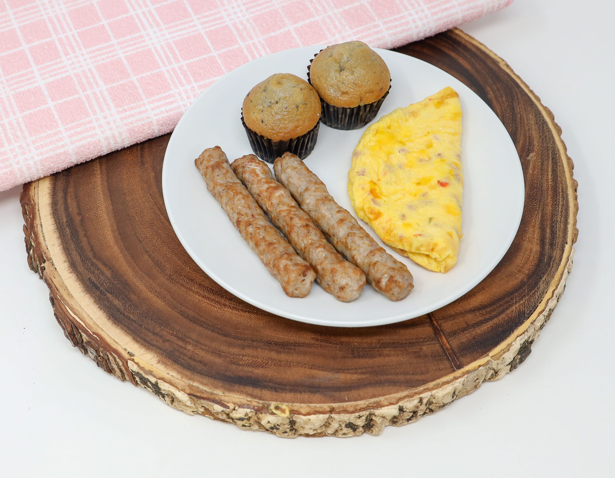 #20 - Omelet, Sausage Links, Mini Blueberry Muffins