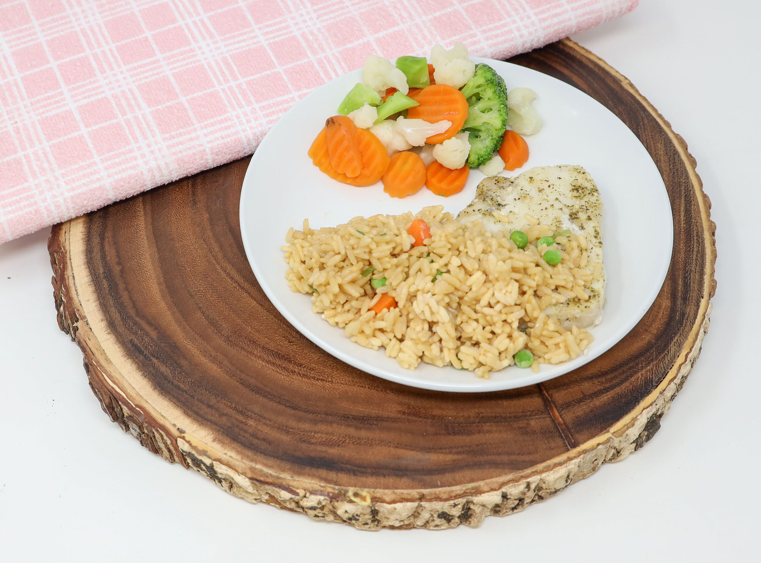 #08 - Baked Fish Fillet, Fried Rice, California Blend Vegetables